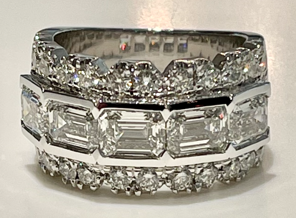 18k White Gold Emerald Cut With Top &amp; Bottom Row Of Rounds Diamond Band